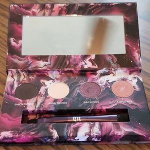 Urban decay mini pallet